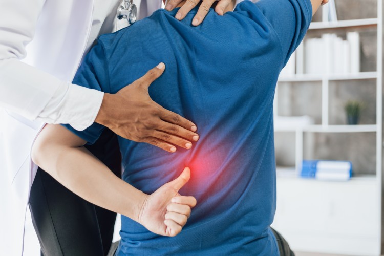 Is Your Back Pain Getting Worse? When to See a Chiropractor in Guildford